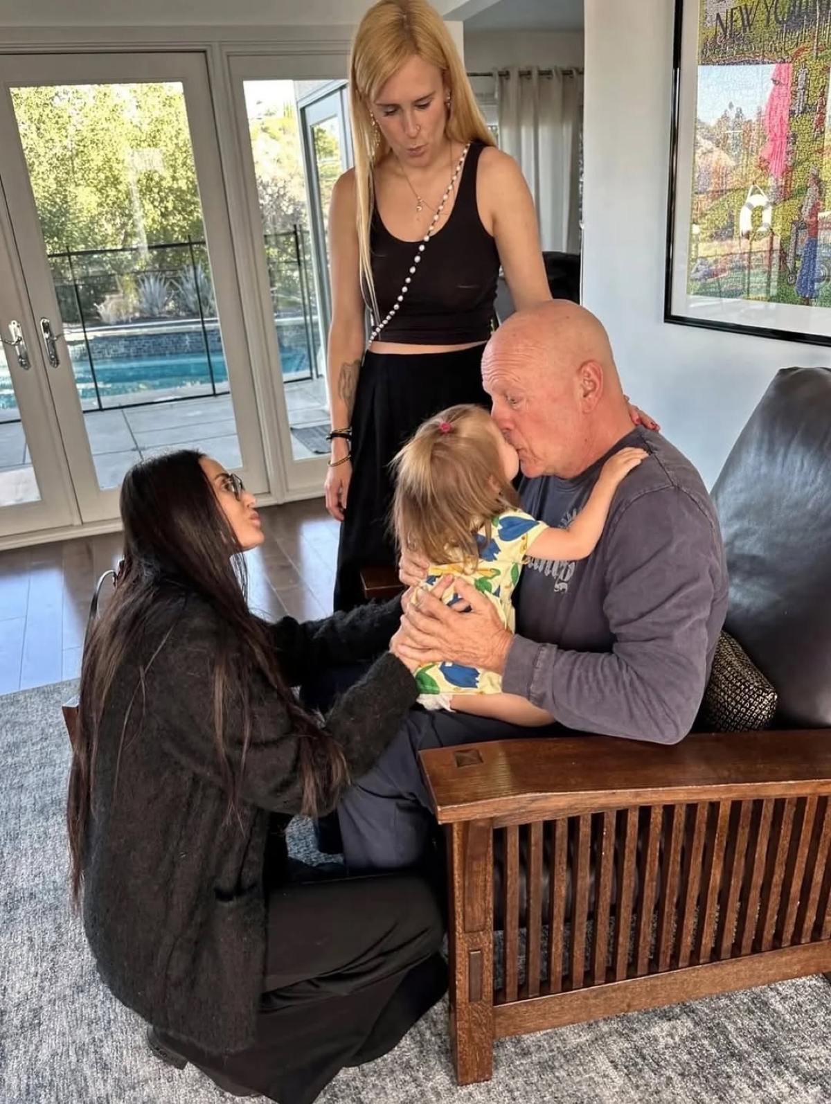 Οι φωτογραφίες του Μπρους Γουίλις με την οικογένειά του