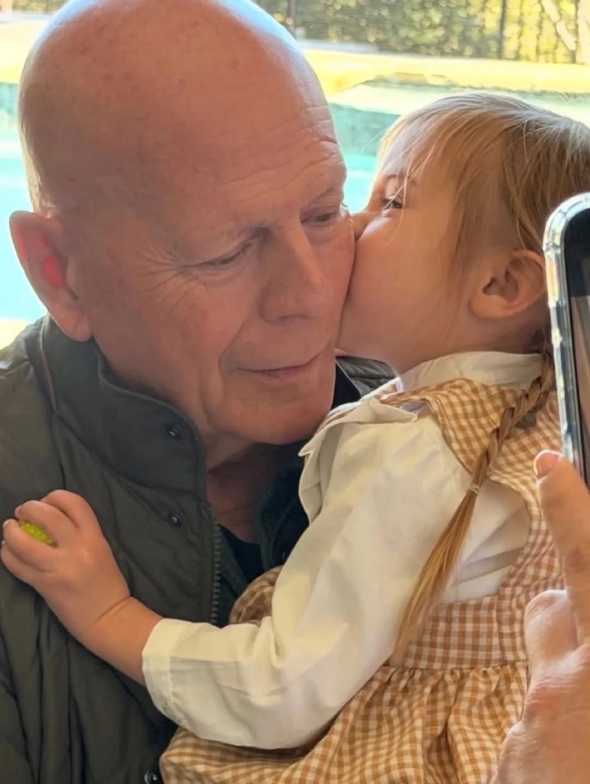 Οι φωτογραφίες του Μπρους Γουίλις με την οικογένειά του