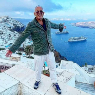 Τάσος Δoύσης