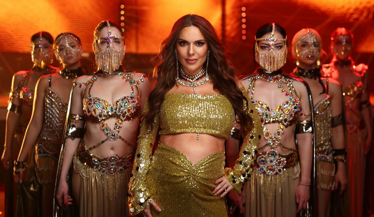 Η Ελεάνα Παπαϊωάννου με φουσκωμένη κοιλίτσα στο νέο της βίντεο κλιπ