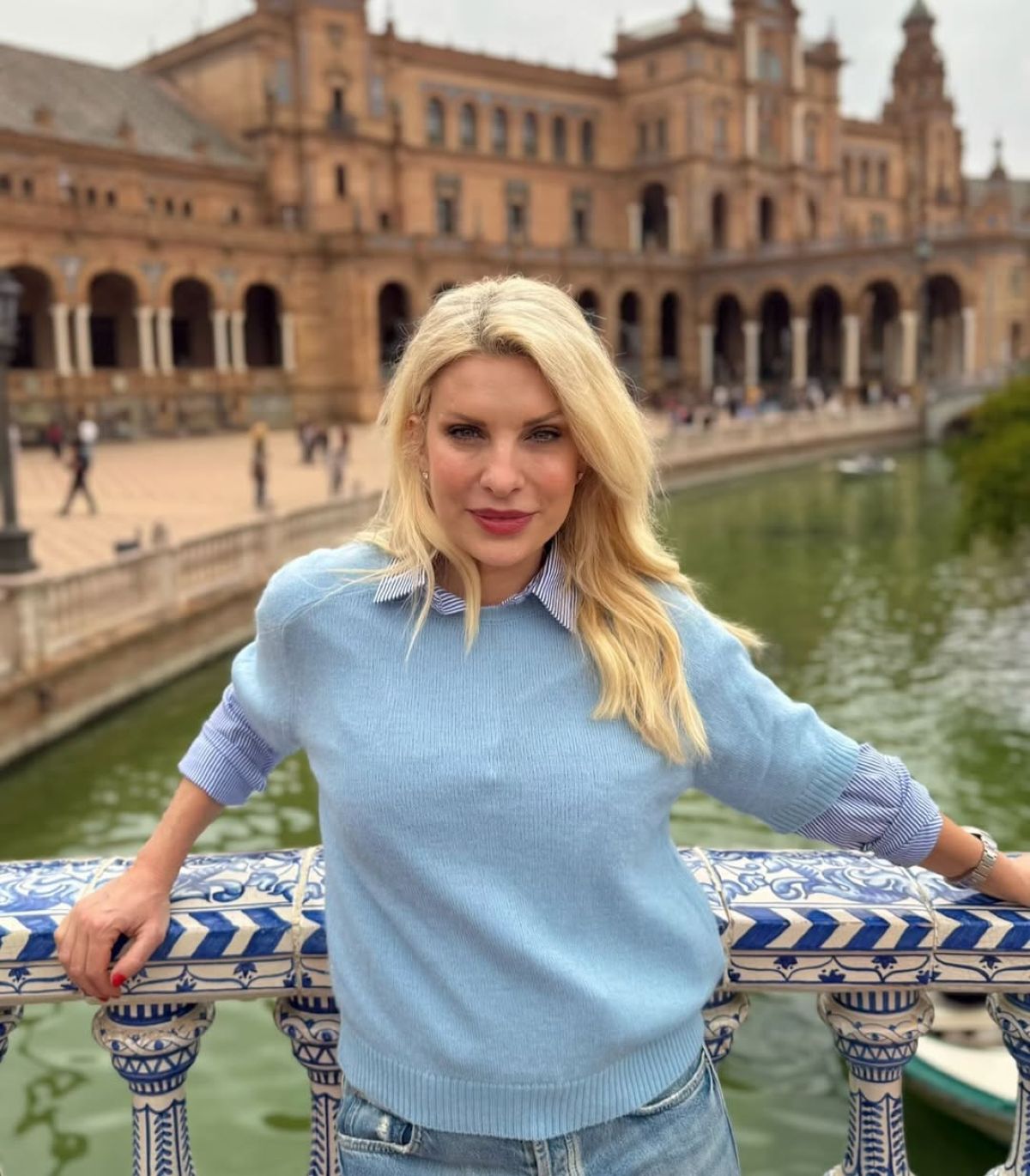 Η Ελένη Μενεγάκη στην Ισπανία