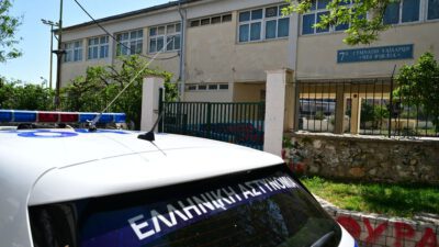 Το γυμνάσιο στο Χαϊδάρι όπου έπεσε η 13χρονη