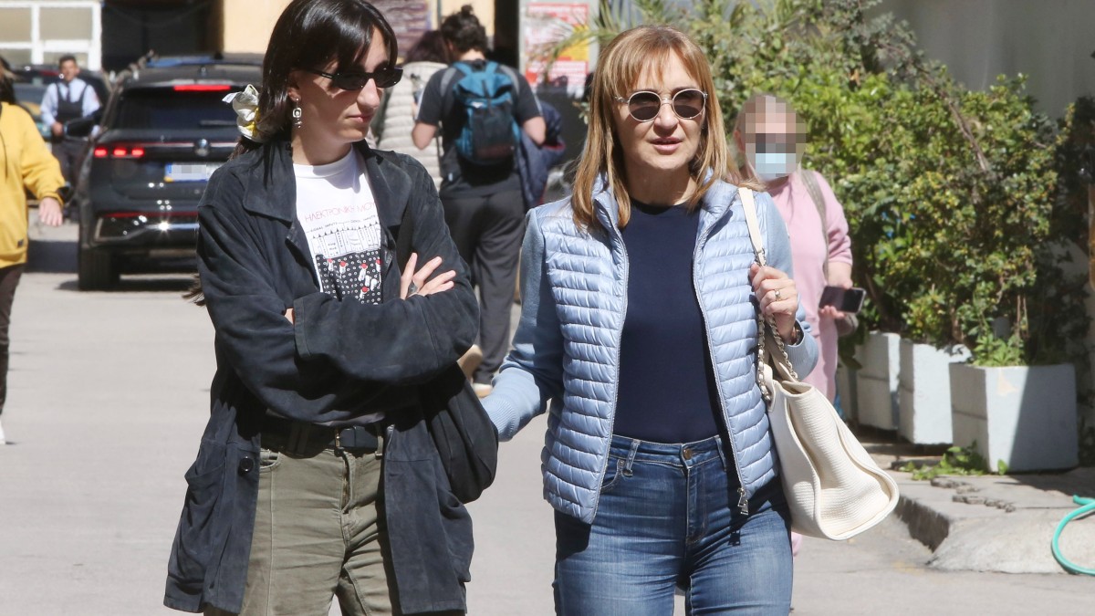 Η Μάρα Ζαχαρέα με την κόρη της στον Ευαγγελισμό