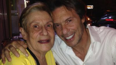 Ο Στράτος Τζώρτζογλου με τη μητέρα του