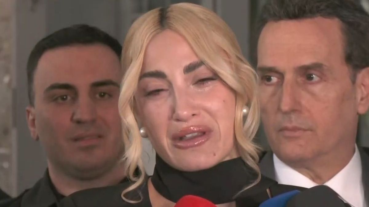 η τούνη κλαίει