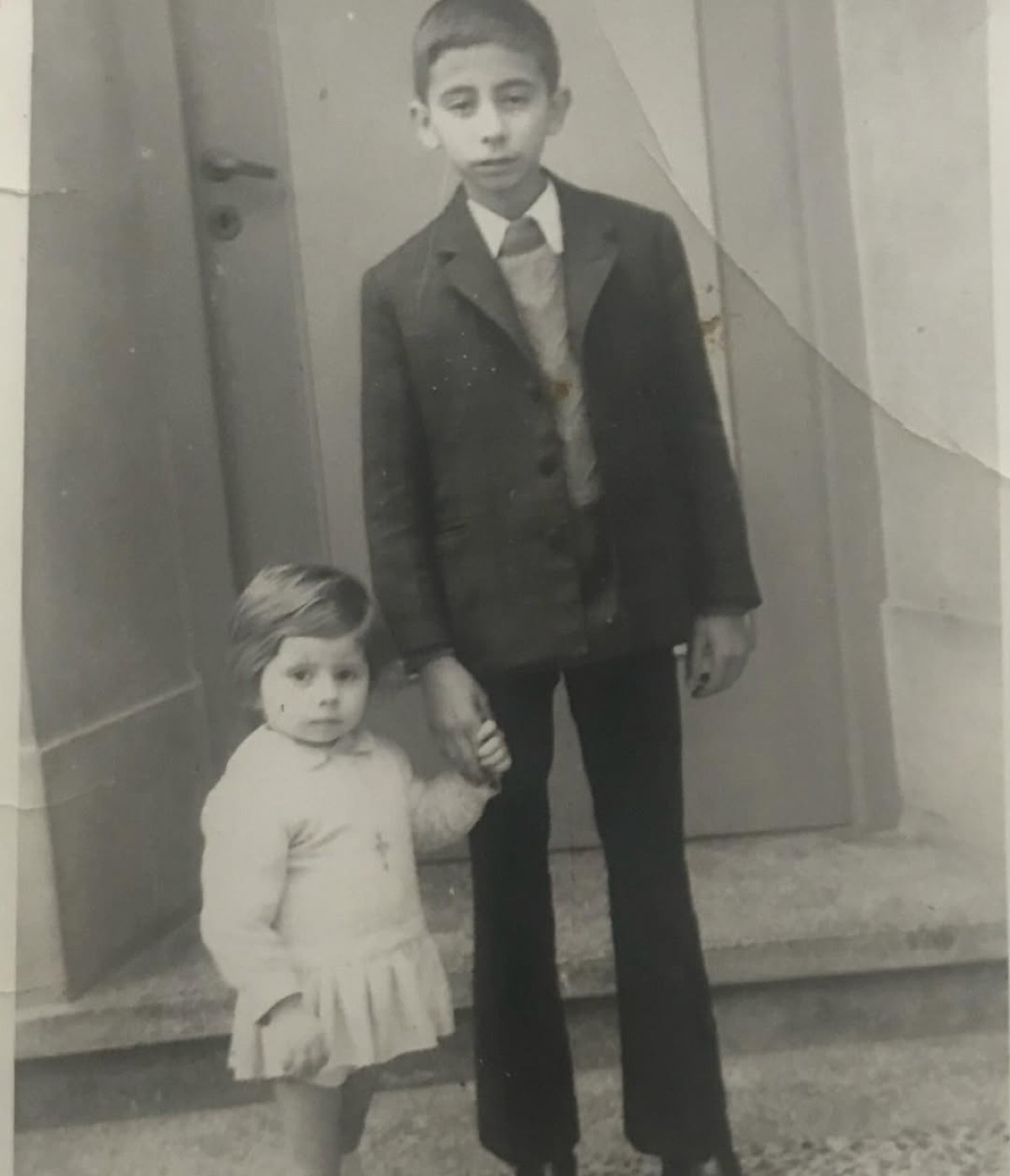 Η Ζήνα Κουτσελίνη με τον αδερφό της