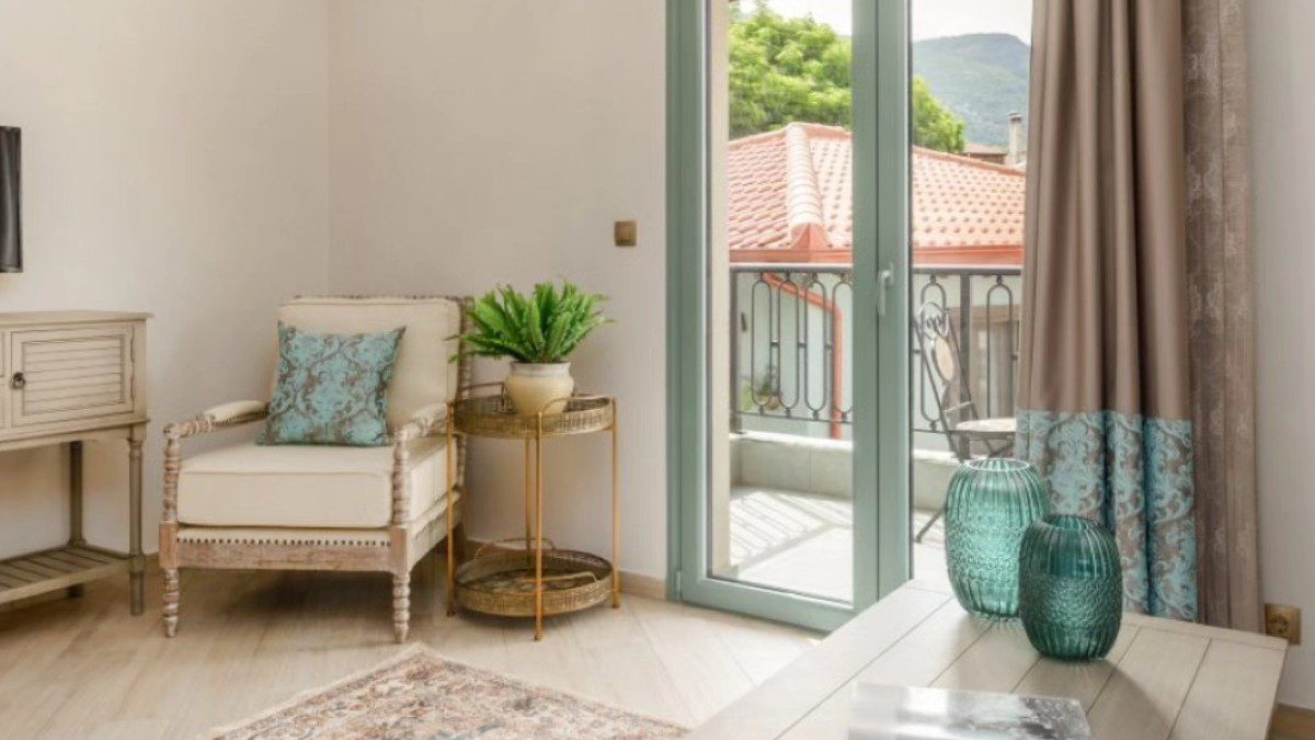 Meydani Suites: Ένα δροσερό καταφύγιο ανάμεσα σε βουνό και θάλασσα