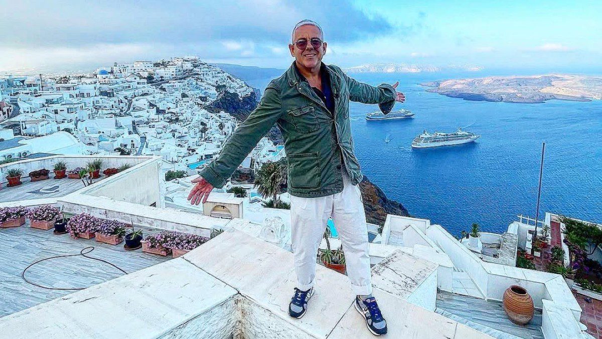 Τάσος Δούσης: 20 «χρυσοί» κανόνες συμπεριφοράς στις διακοπές που ξεχωρίζουν τους πραγματικά ταξιδιώτες!