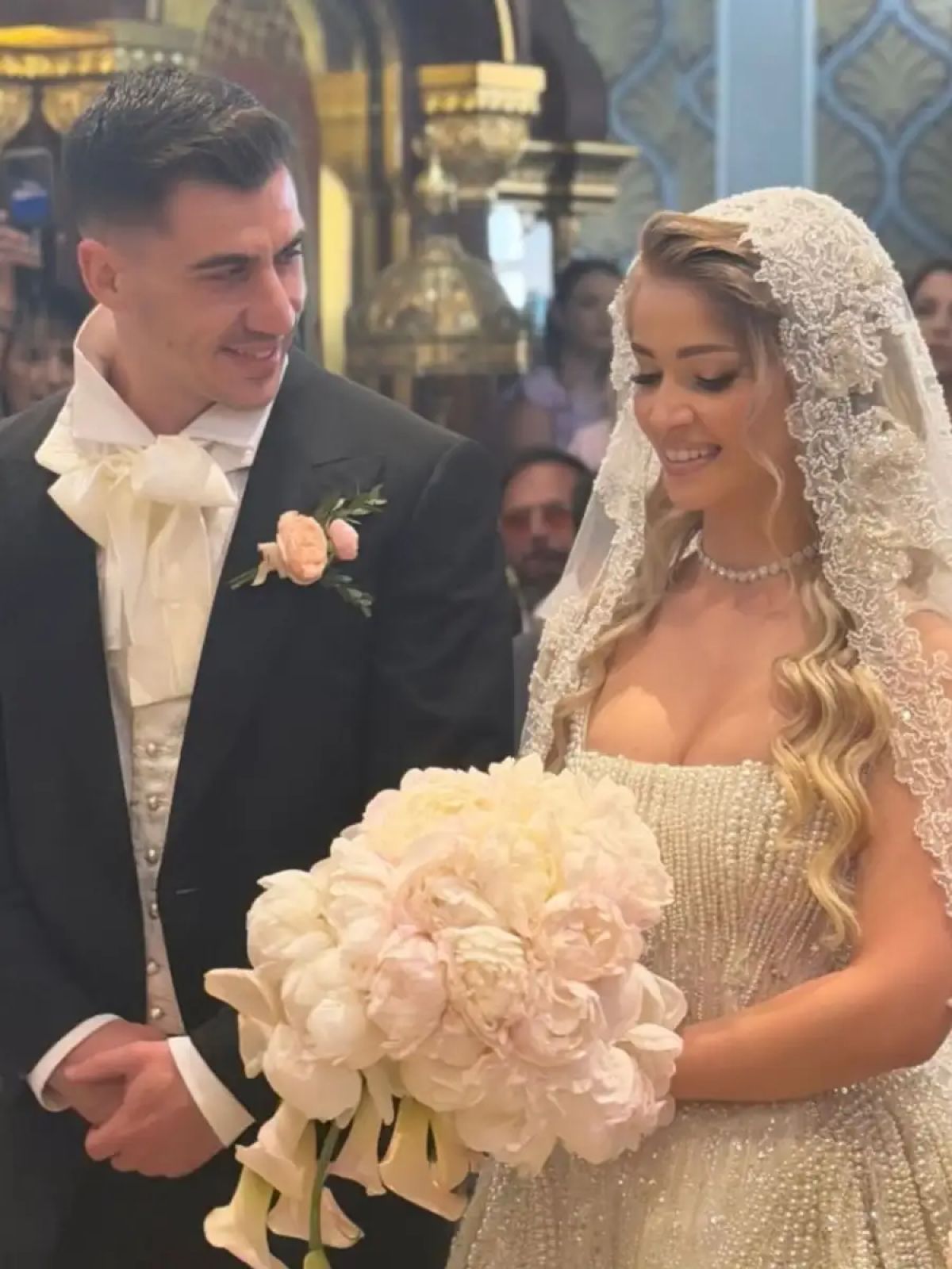 Φειδίας Παναγιώτου – Στυλιάνα Αβερκίου: Παντρεύτηκαν! Οι πρώτες εικόνες από τον παραμυθένιο γάμο τους