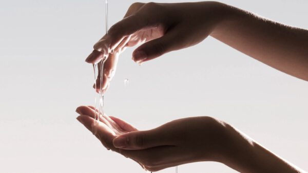 δέρμα γυναίκας με υγρό