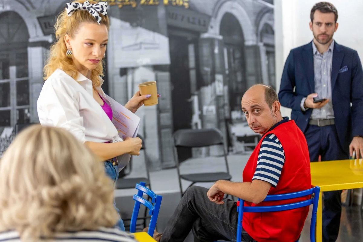 Σούπερ Ήρωες: Η νέα κωμική σειρά του ΑΝΤ1 με τον Μπέζο - Τι τηλεθέαση έκανε στην πρεμιέρα εχθές 6/4;