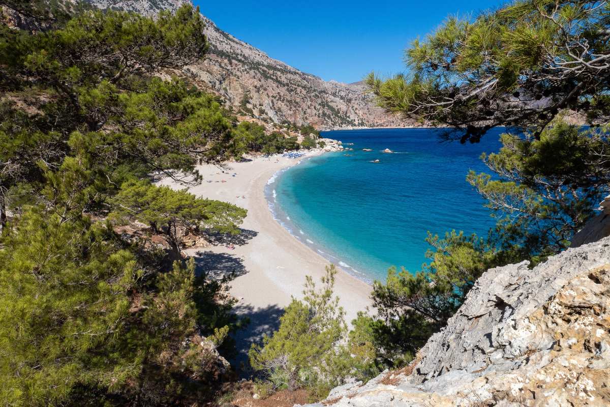 Κάρπαθος: Η άγρια ομορφιά συναντά την παράδοση