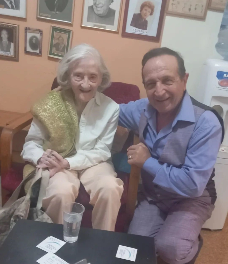 H «σκοτεινή» Λαμπρή των επωνύμων: 6 διάσημοι Έλληνες που πέρασαν το Πάσχα μόνοι και ξεχασμένοι