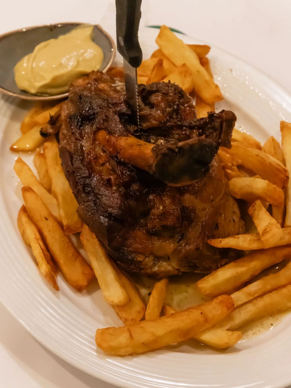 Η καρδιά της Σύρου χτυπά στο Πέτρινο