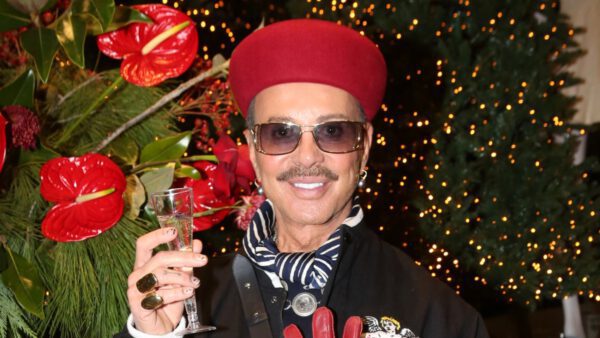 Λάκης Γαβαλάς