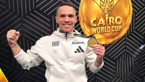 Λευτέρης Πετρούνιας