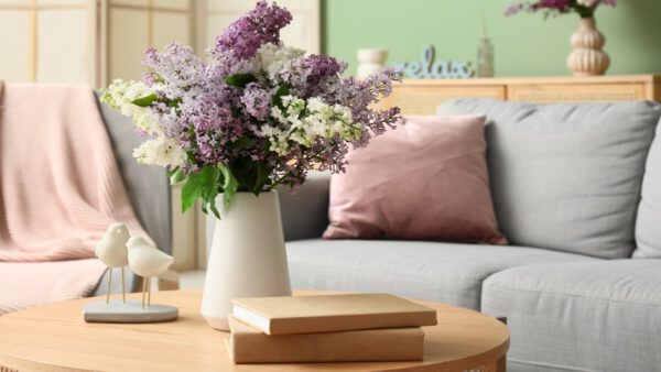 Σαλόνι με ωραία διακόσμηση