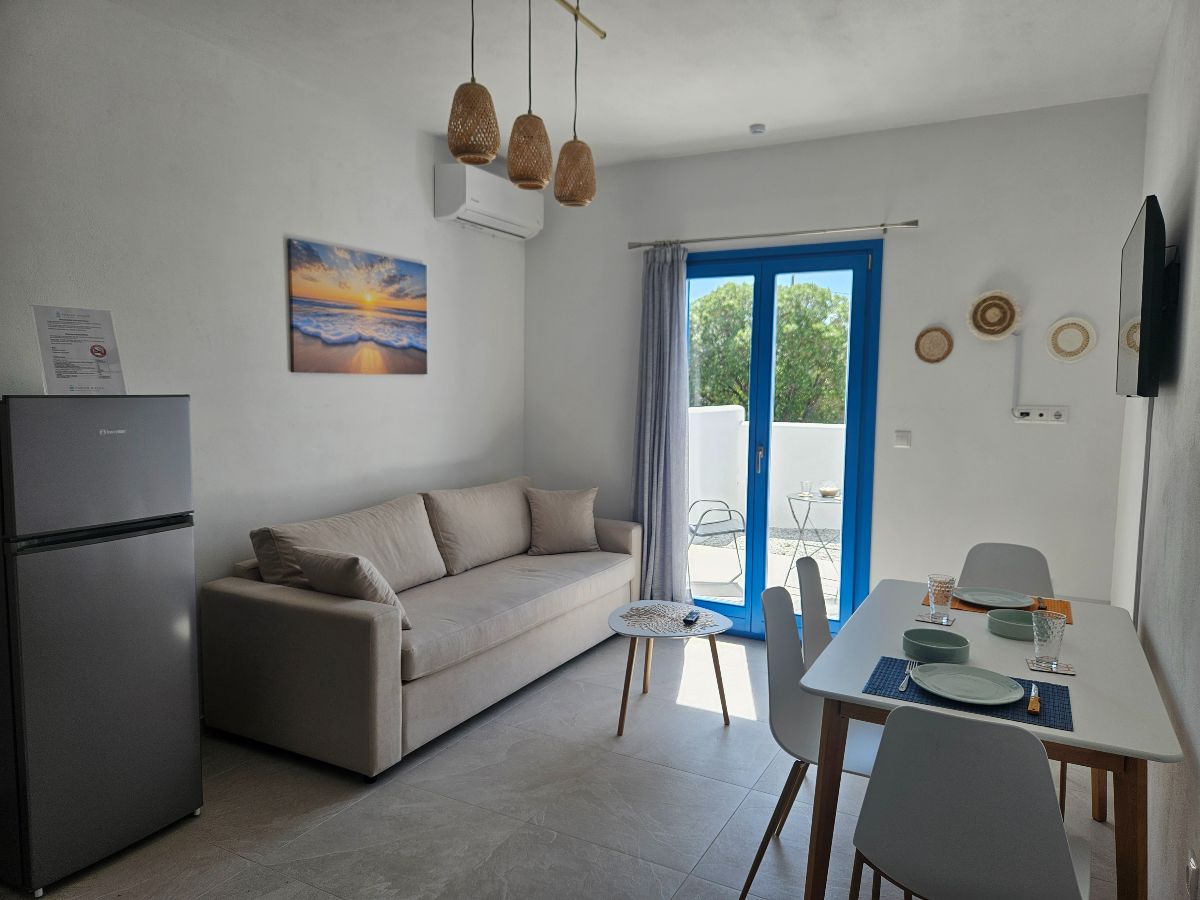 Το Parian Nissos Harmony Living είναι ο λόγος να δεις την Πάρο… αλλιώς