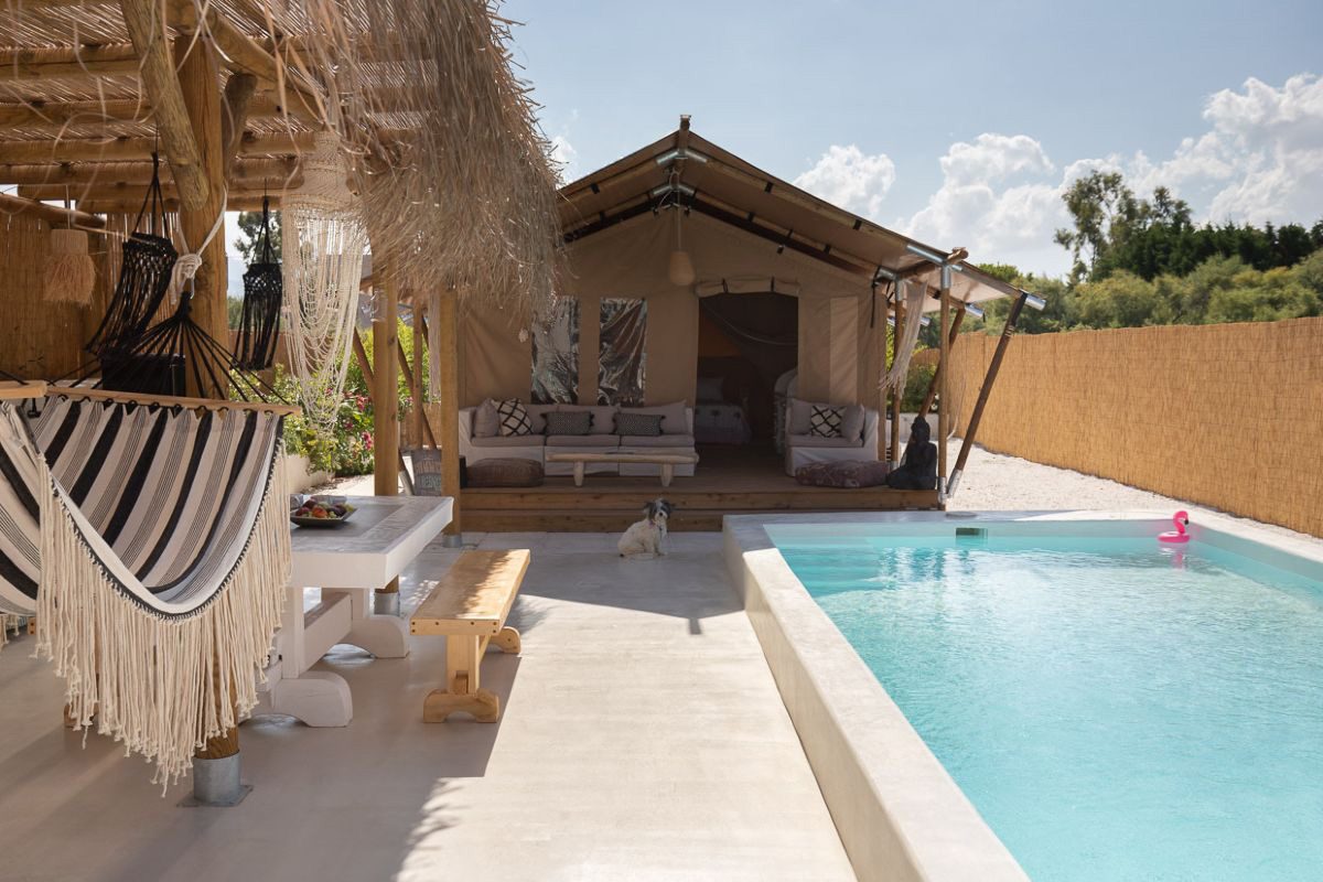 Luxury διαμονή στη φύση: Το Nomad Glamping στον Σχοινιά αλλάζει τα δεδομένα στην Αττική!