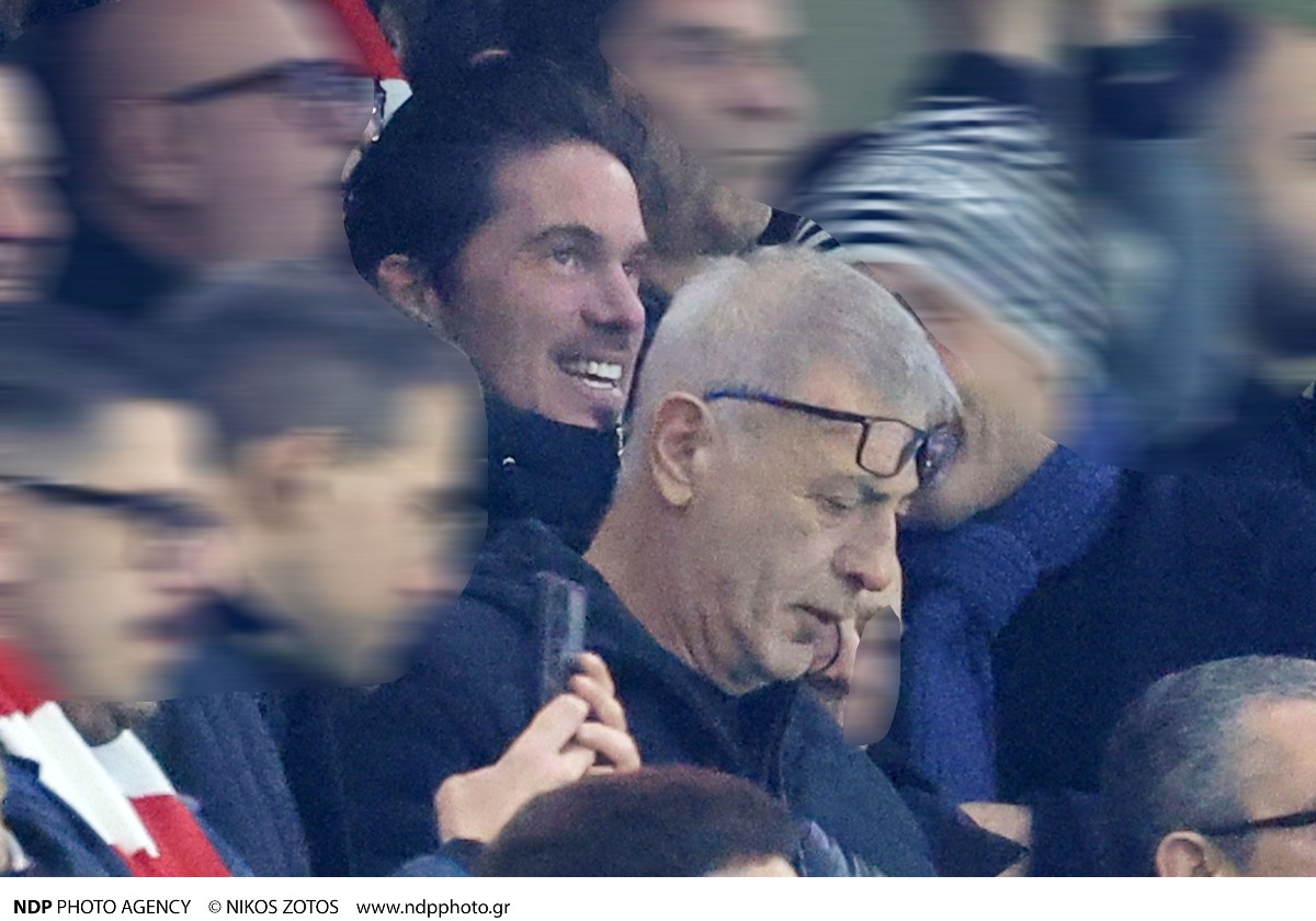 Ο Νίκος Οικονομόπουλος στο Στάδιο Καραϊσκάκης