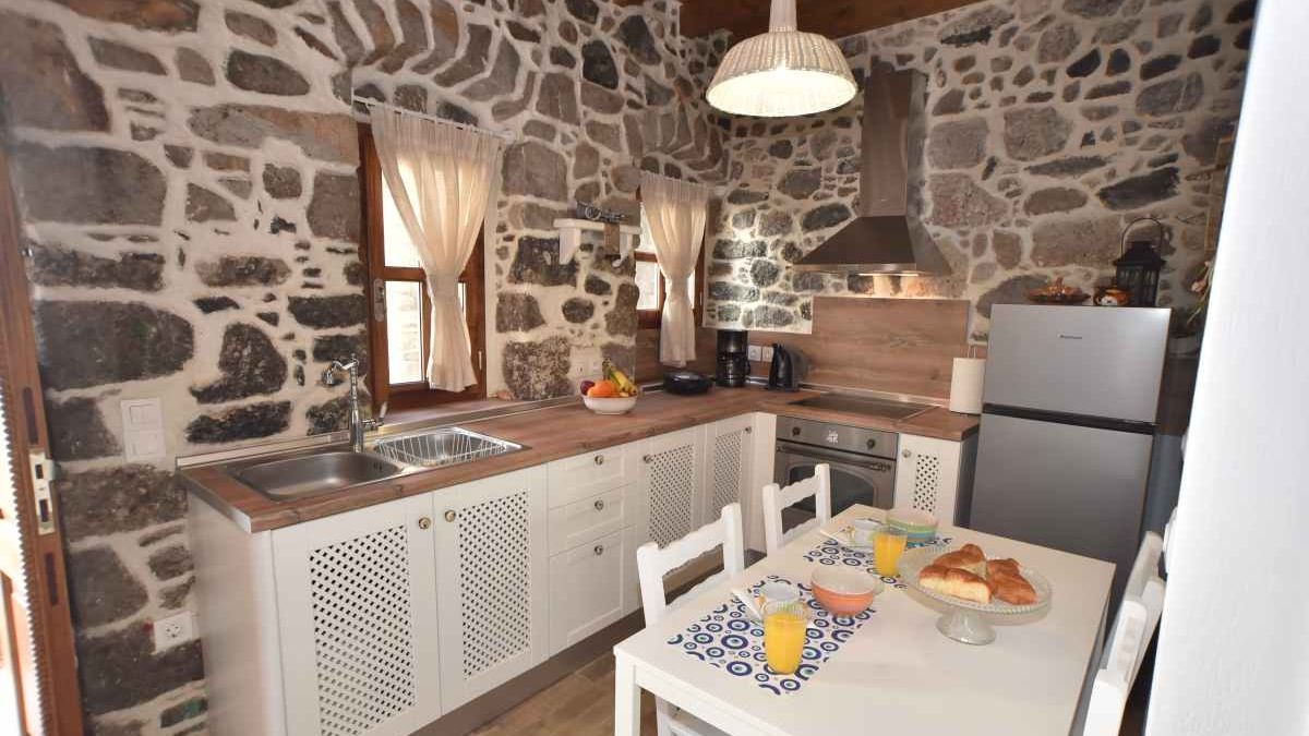 Patriko Nisyrian Guesthouse: Μείναμε σε ένα πέτρινο «καταφύγιο» στη Νίσυρο που είναι ο απόλυτος boutique προορισμός