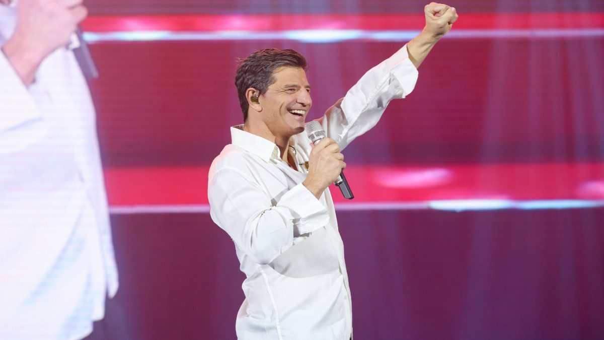 Σάκης Ρουβάς: Γιατί είναι ο «βασιλιάς» της διαφήμισης – Οι άγνωστες λεπτομέρειες των μεγάλων συμφωνιών