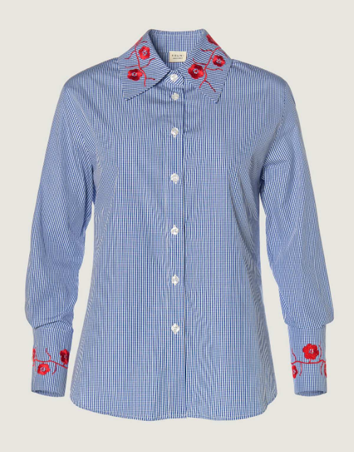 Μπορεί ένα ριγέ πουκάμισο να γίνει το πιο stylish κομμάτι της άνοιξης; Η Κλέλια Ανδριολάτου δείχνει πώς