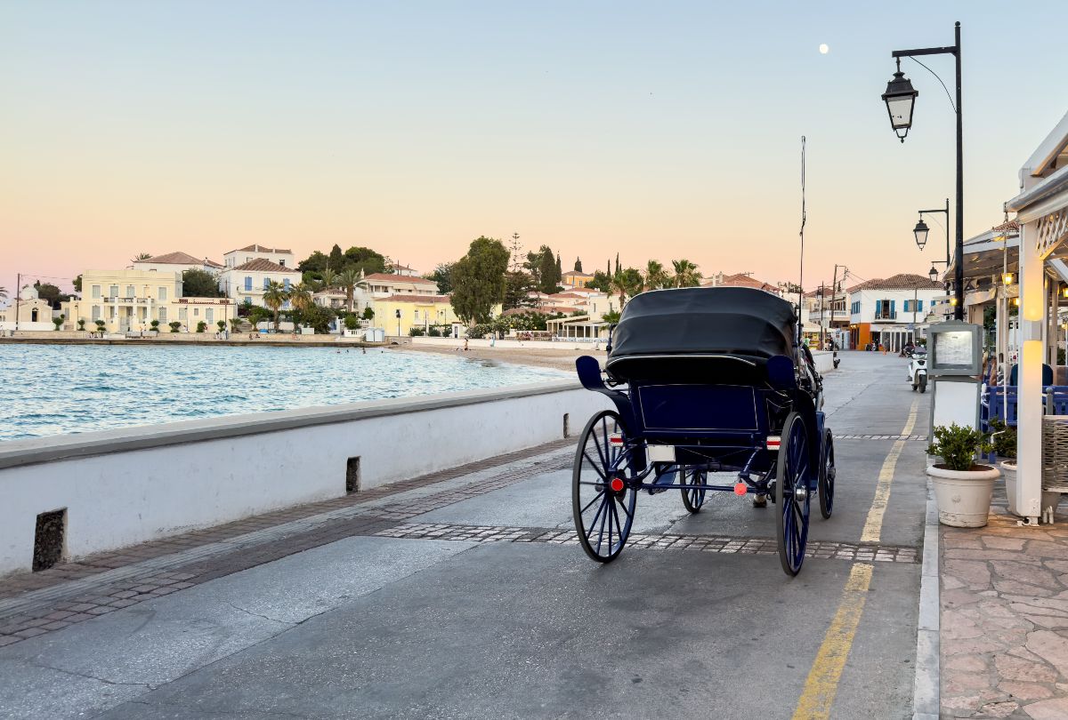 Σπέτσες: Για μια καλοκαιρινή απόδραση με στιλ!