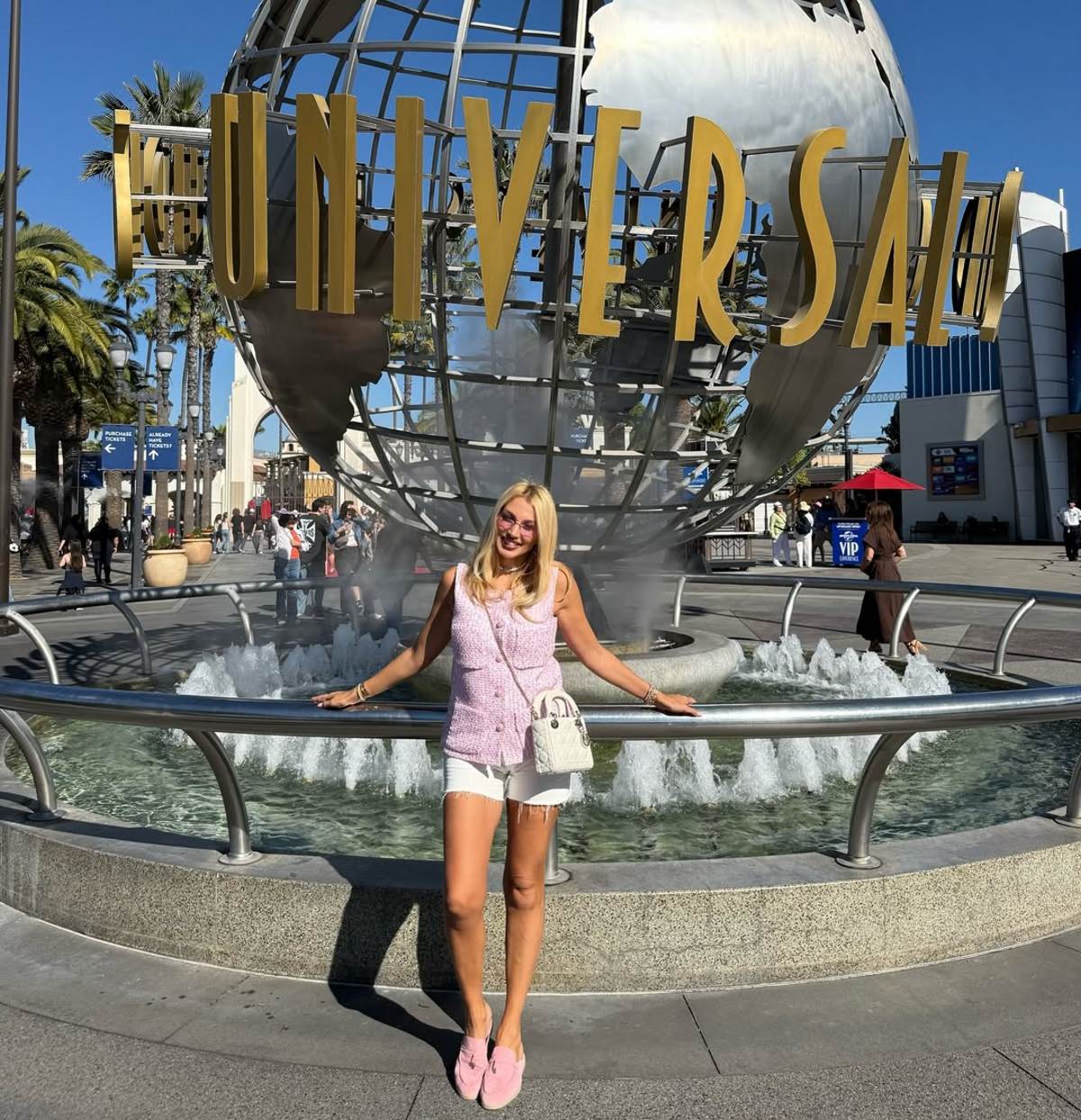 Κωνσταντίνα Σπυροπούλου looks