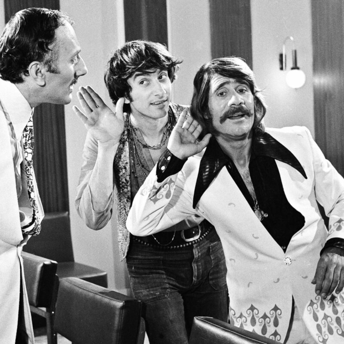 Σταύρος Παράβας