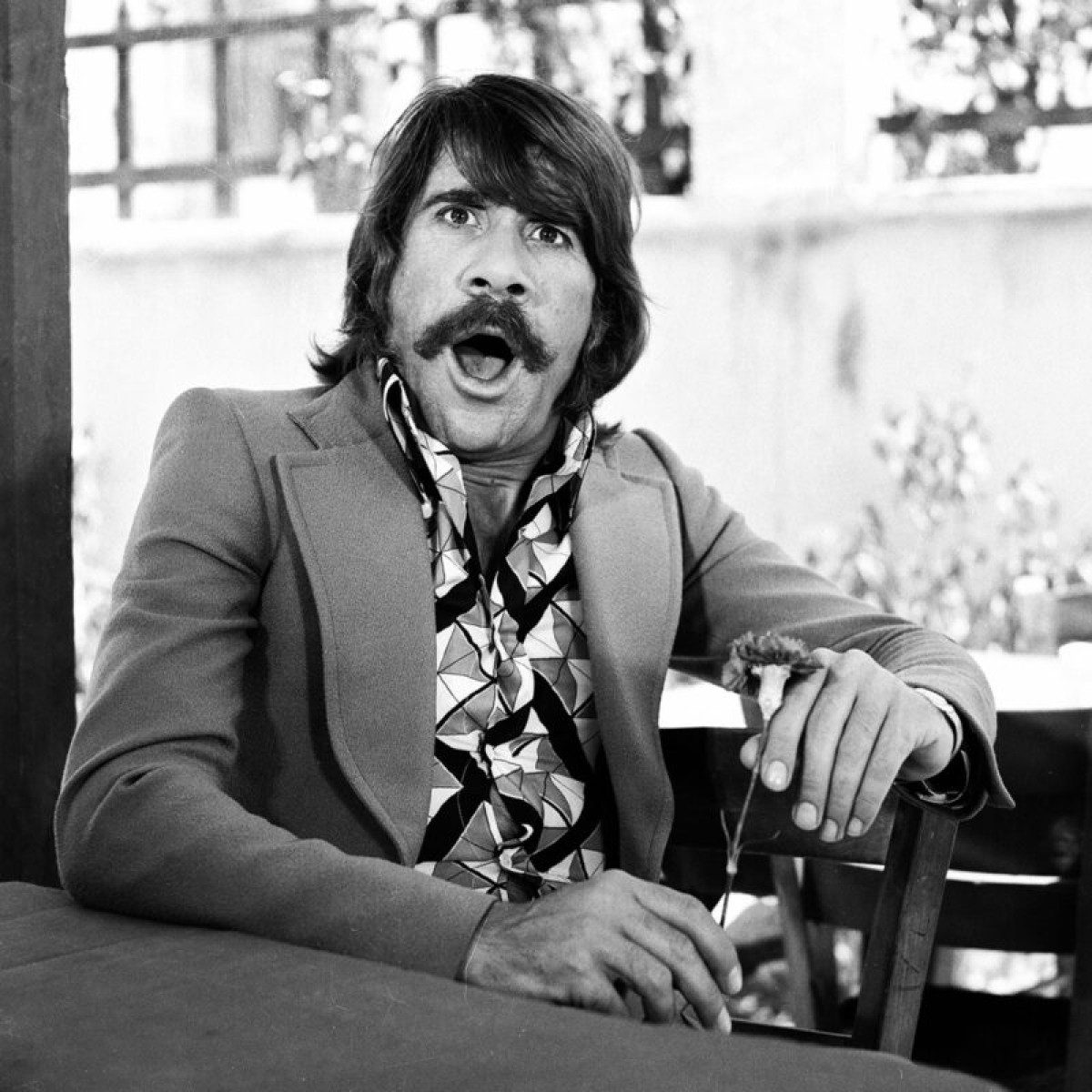 Σταύρος Παράβας