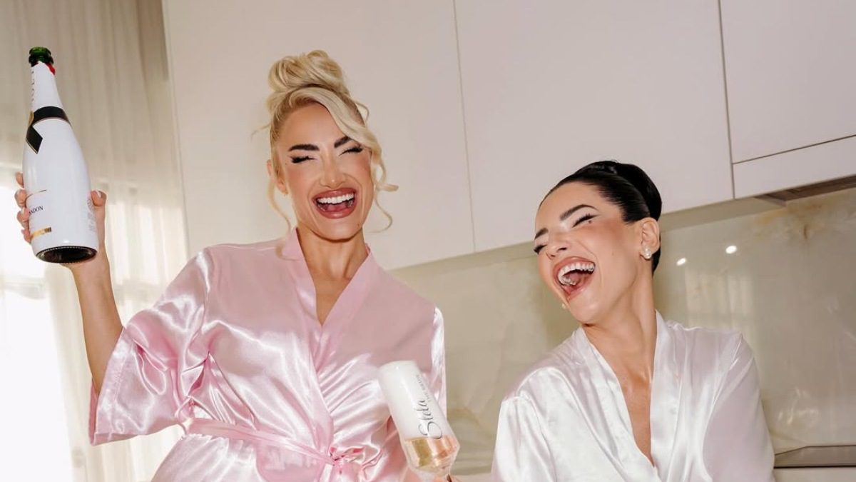 Ιωάννα Τούνη Στέλλα Πάσσαρη