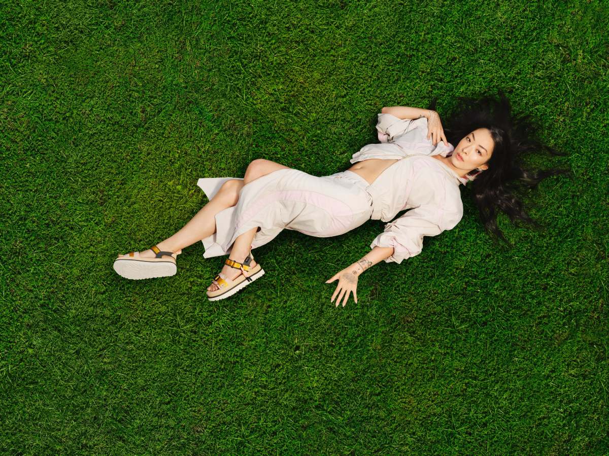 Η νέα συλλογή της UGG είναι ό,τι πιο comfort- chic θα φορέσεις φέτος το καλοκαίρι!