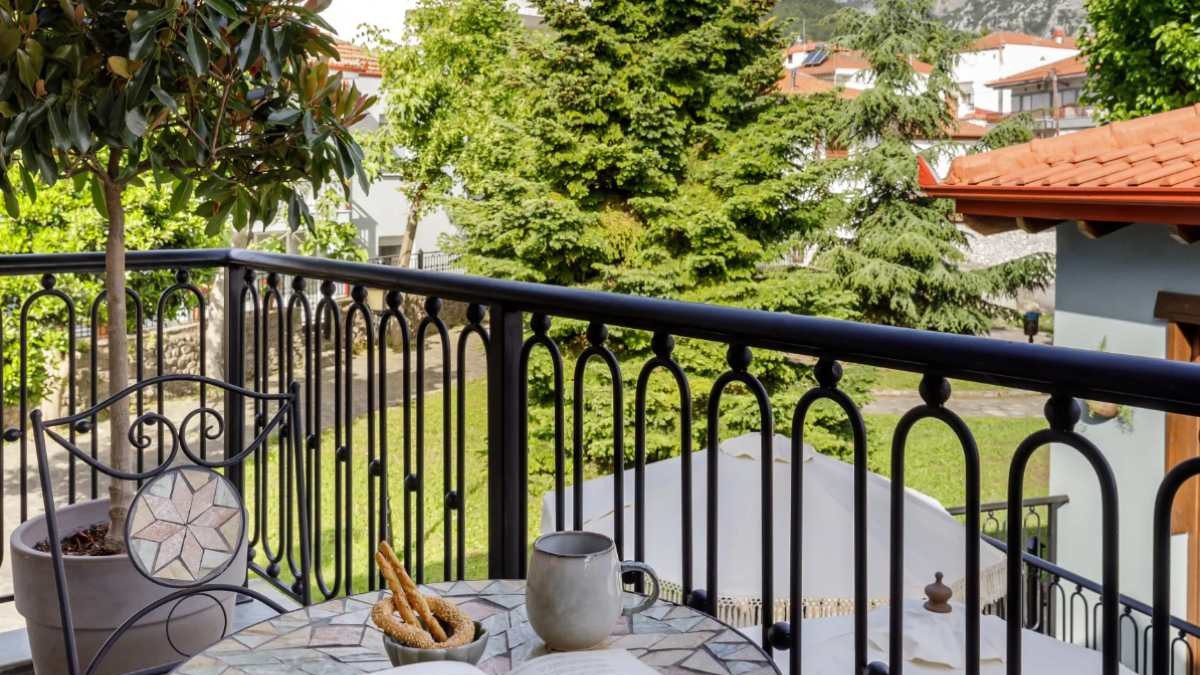 Meydani Suites: Ένα δροσερό καταφύγιο ανάμεσα σε βουνό και θάλασσα