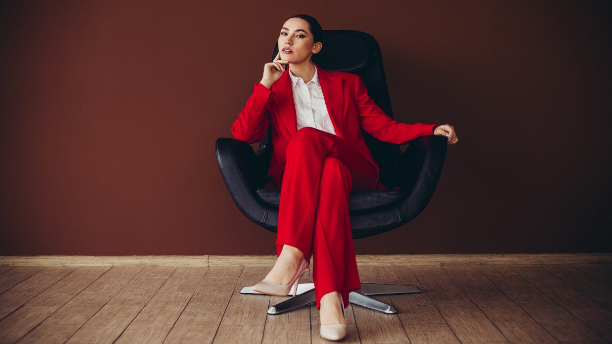 σχέσεις γυναίκα σε καρέκλα