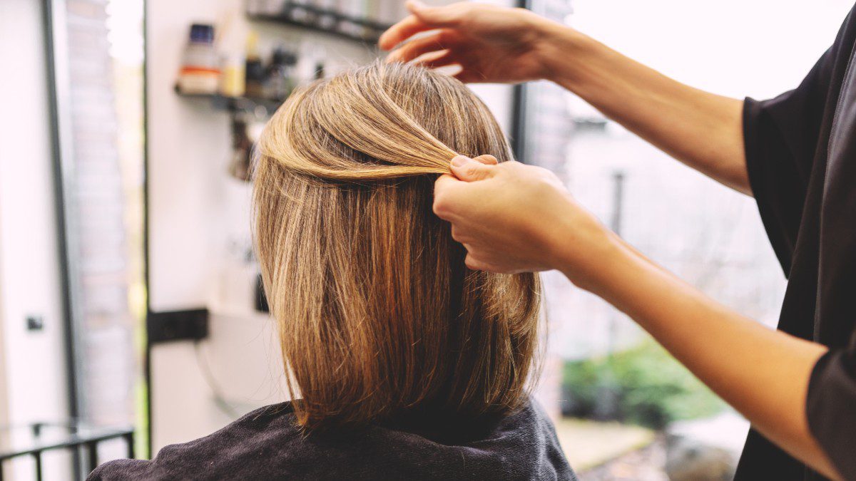 Γυναίκα στο κομμωτήριο