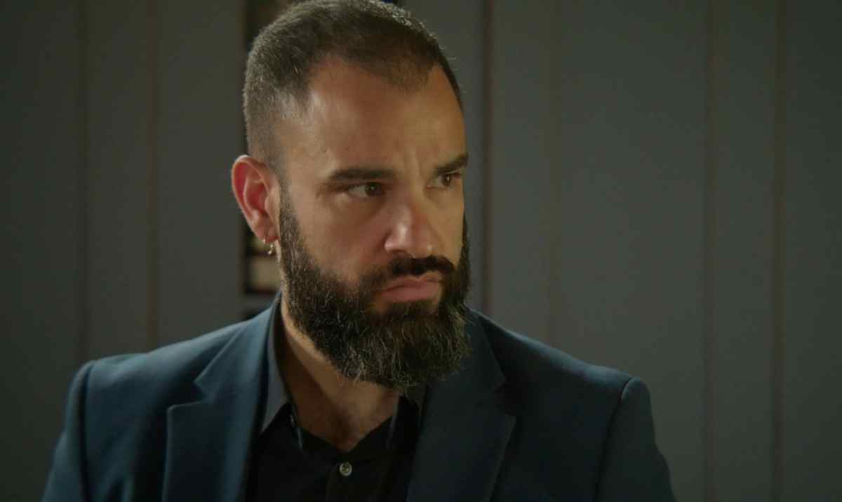 Αποστόλης Ψαρρός