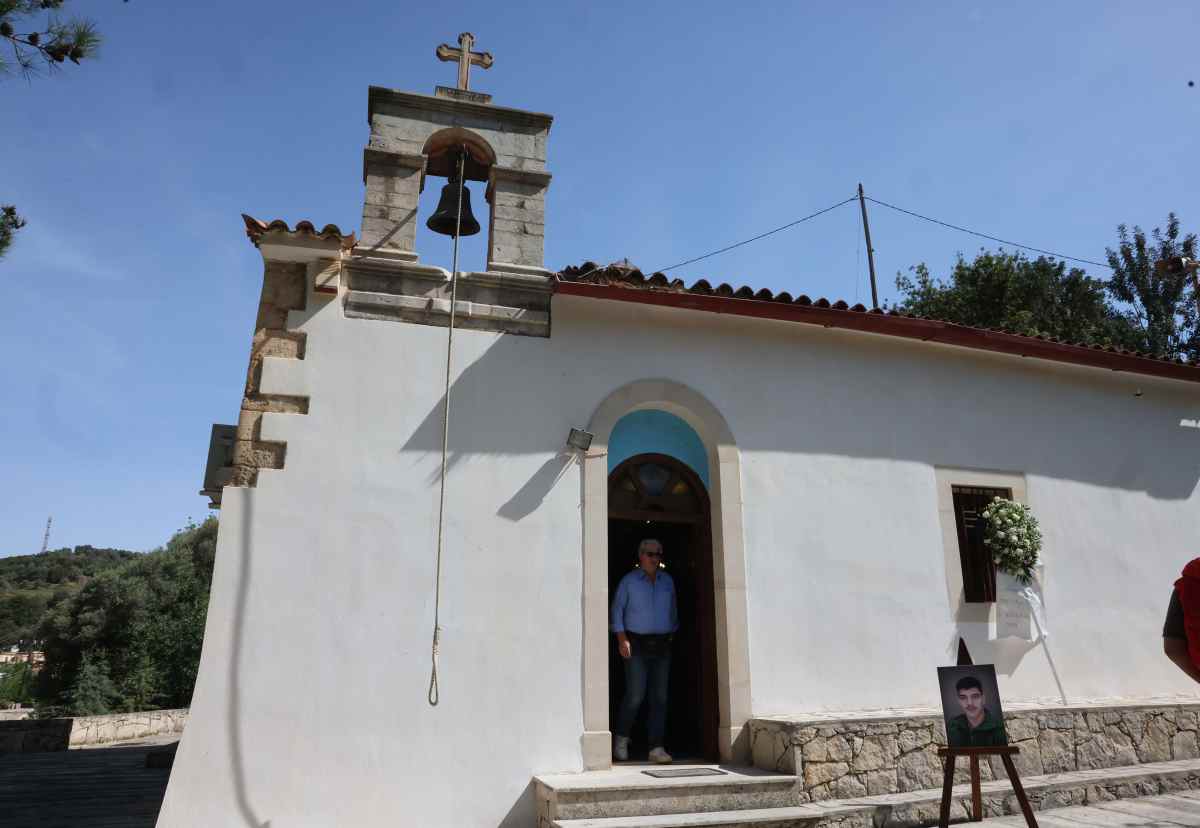 Κηδεία Νικήτα στην Κρήτη