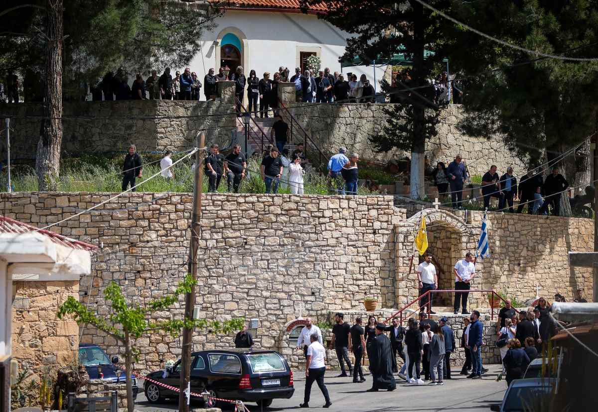 Κηδεία Νικήτα στην Κρήτη
