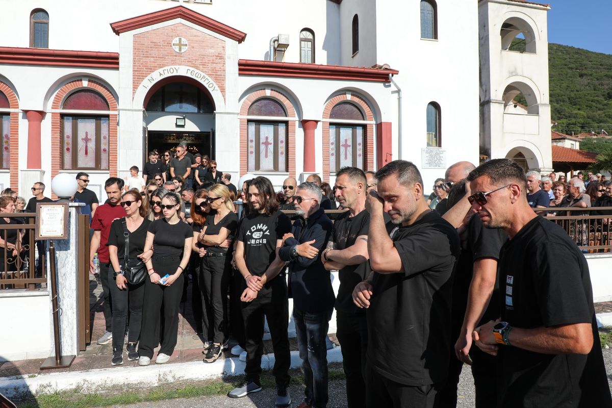 Κηδεία Παρασκευά Άντζα