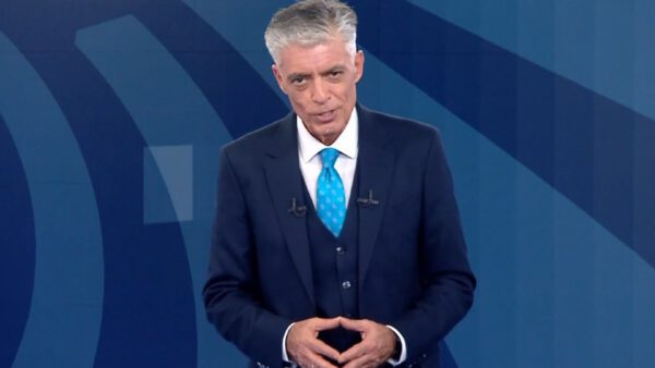 Ο Νίκος Ευαγγελάτος στο Live News