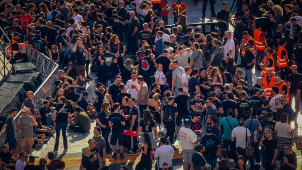 Το ΟΑΚΑ γεμίζει για τη συναυλία των Metallica