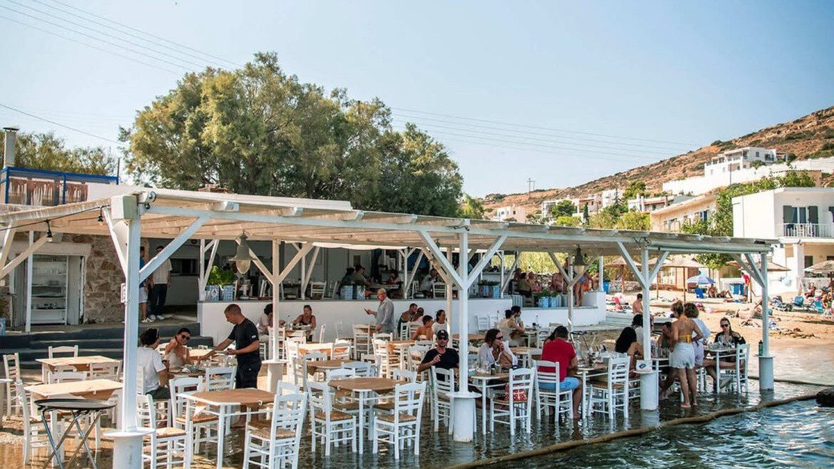Σύρος: Τo καλοκαίρι όπως το ονειρεύεσαι στην «αρχόντισσα» των Κυκλάδων