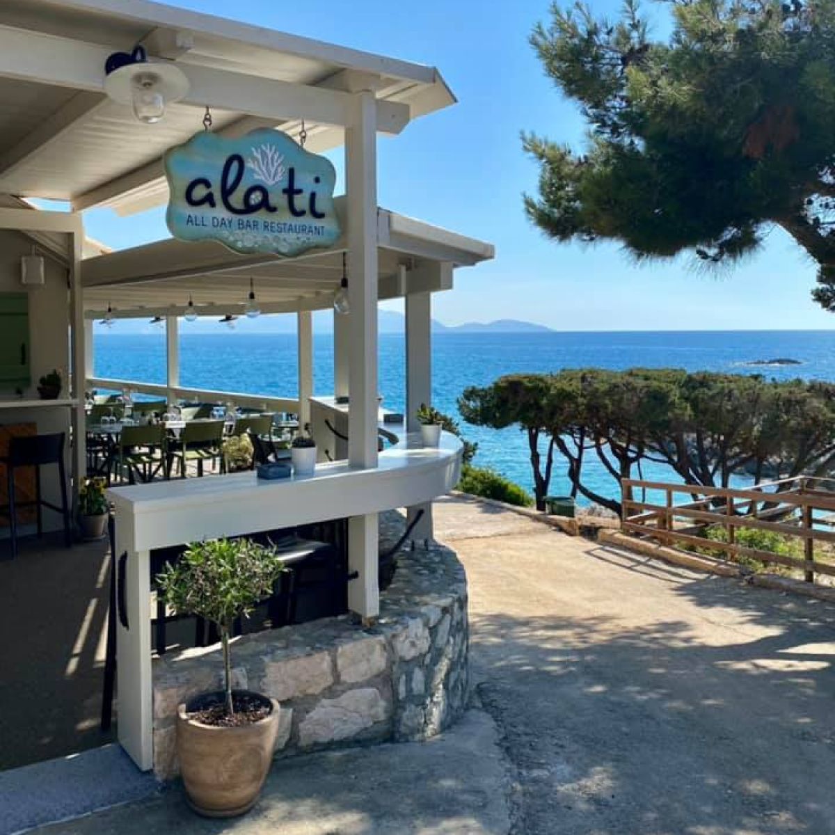 Alati All-Day Bar & Restaurant: Εκεί που το Ιόνιο σερβίρεται στο πιάτο!