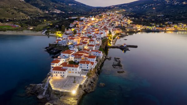 Άνδρος: Το κυκλαδίτικο νησί που θα σε κάνει να ερωτευτείς το καλοκαίρι ξανά