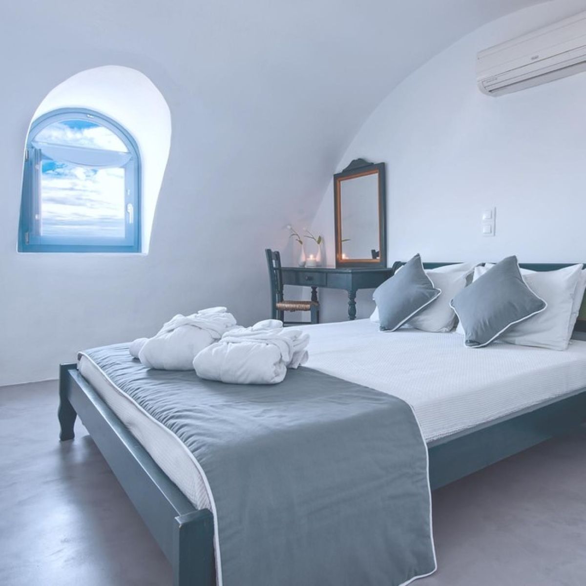 Apanemo Hotel & Suites: Το πιο chic καταφύγιο του φετινού καλοκαιριού βρίσκεται στη Σαντορίνη!