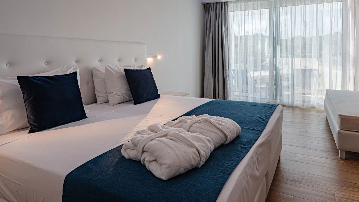 MB Group Hotels: Η νέα εποχή της premium φιλοξενίας στη Ζάκυνθο έχει χρώμα… bleu