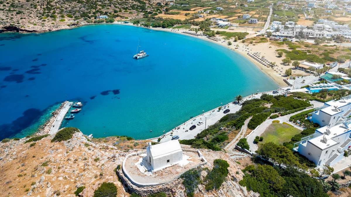 Ποιος νομός της Ελλάδας πήρε τις περισσότερες Γαλάζιες Σημαίες για τις παραλίες του; Οι 17 που ξεχώρισαν στην Αττική!