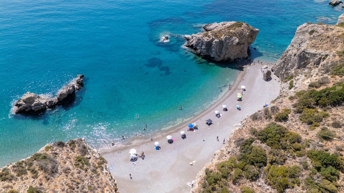 Κύθηρα: Το νησί που θα σε κάνει να ερωτευτείς το ελληνικό καλοκαίρι