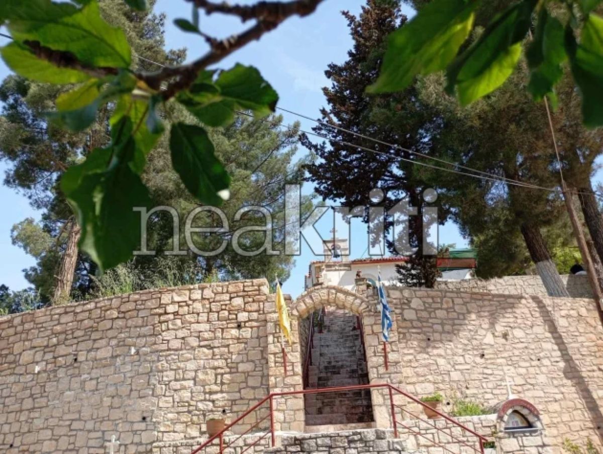 Κηδεία Νικήτα στην Κρήτη